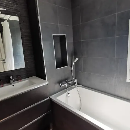 Nice Apartment Bordeaux With Terrace * Бордо